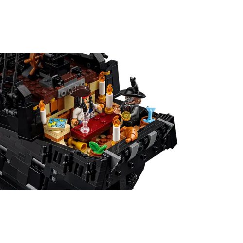 LEGO® 10365 Jack Sparrow kapitány kalózhajója