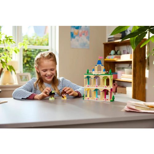LEGO® 104012 Mini Belle és Tiana kastéllyal