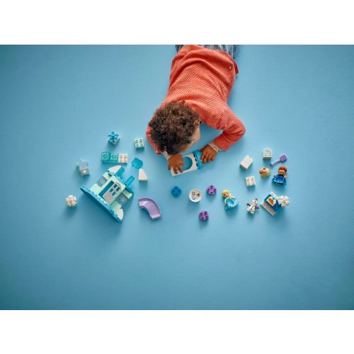 LEGO® 10455 Anna és Elza jégkastély partija