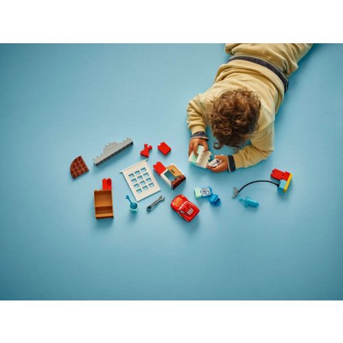 LEGO® 10456 McQueen látogatása Doki garázsában