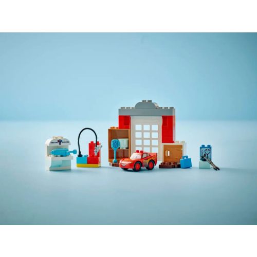 LEGO® 10456 McQueen látogatása Doki garázsában