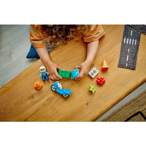 LEGO® 10471 Kék rendőrségi motorkerékpár