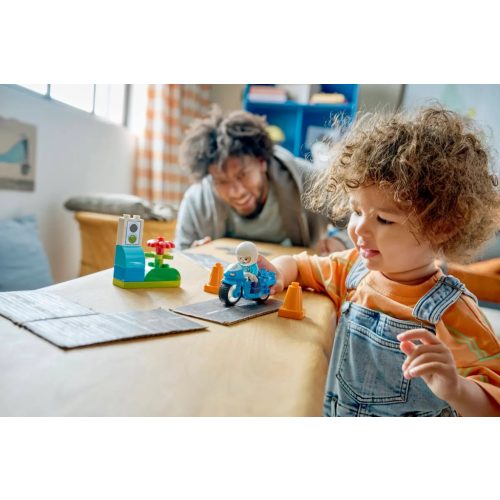 LEGO® 10471 Kék rendőrségi motorkerékpár