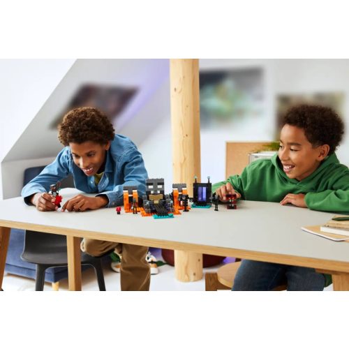 LEGO® 21590 Csata a Sorvasztókkal