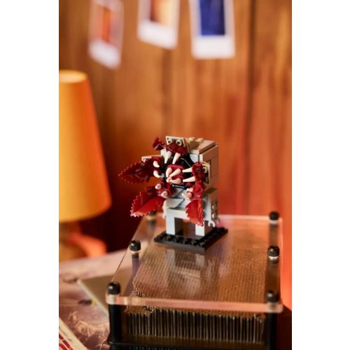 LEGO® 40879 Tizenegy, Max, Demogorgon és Holly figurák