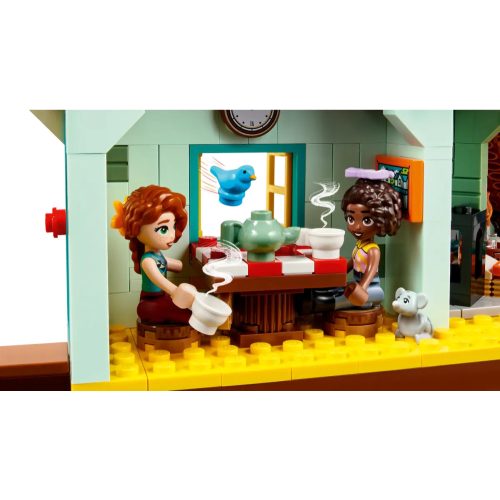 LEGO® Autumn lóistállója