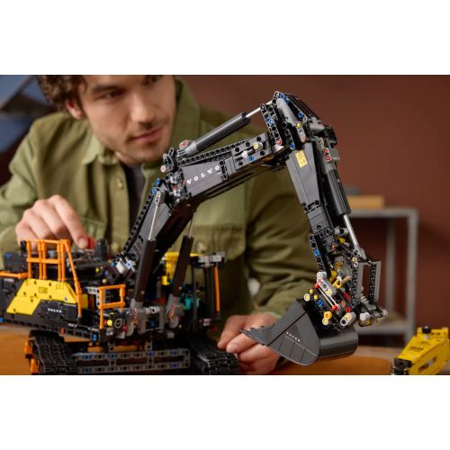 LEGO® 42215 Volvo EC500 Hybrid exkavátor