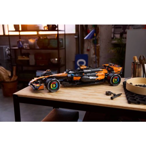 LEGO® 42228 McLaren MCL39 F1® autó