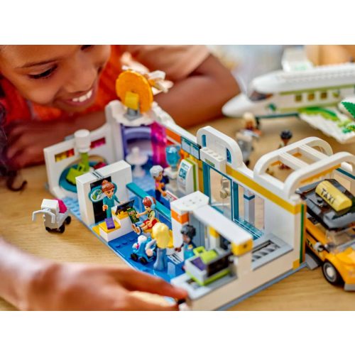  LEGO® Heartlake City repülőtér és repülőgép