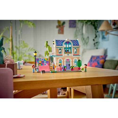 LEGO® 42687 Liann családi háza