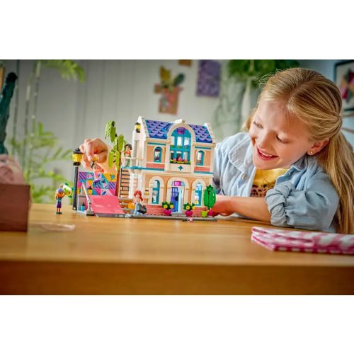 LEGO® 42687 Liann családi háza