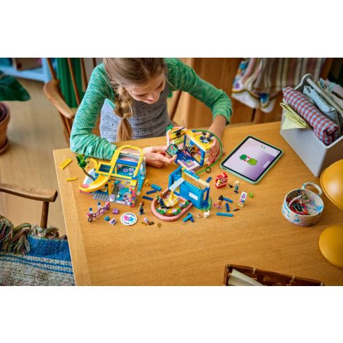 LEGO® 42689 Heartlake City klubház