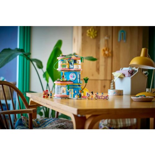 LEGO® 42689 Heartlake City klubház