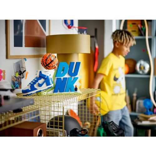 LEGO® 43008 Nike Dunk x LEGO® Set