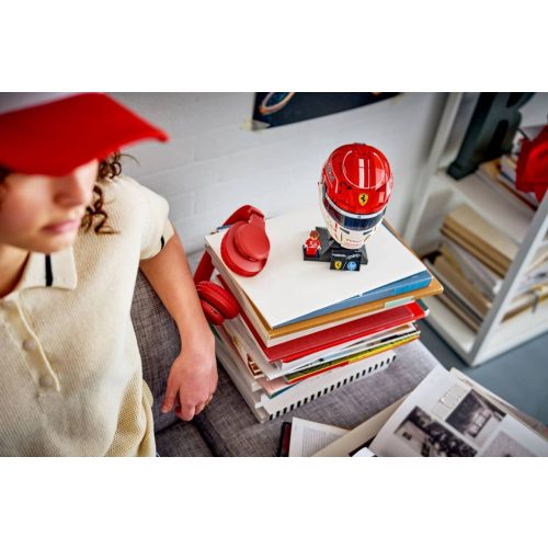 LEGO® 43014 Scuderia Ferrari HP Charles Leclerc sisakja