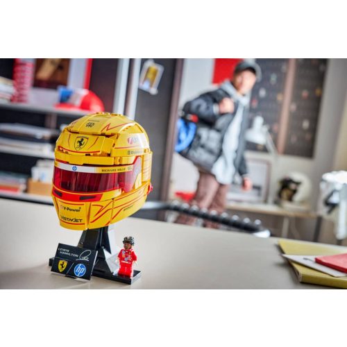 LEGO® 43022 Scuderia Ferrari HP Lewis Hamilton sisakja