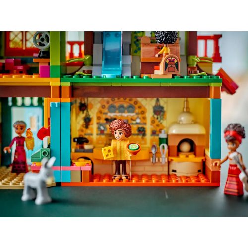 LEGO® A varázslatos Madrigal ház