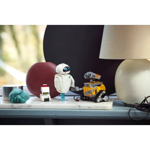 LEGO® 43279 WALL-E és EVA