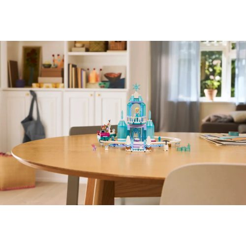 LEGO® 43281 Elsa jégkastélya és szánkós kalandjai