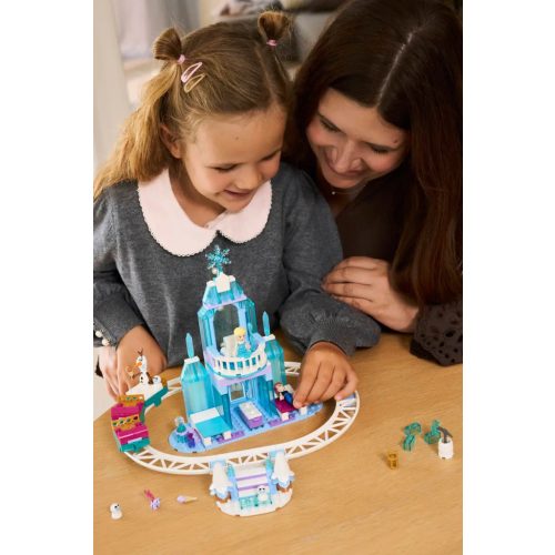 LEGO® 43281 Elsa jégkastélya és szánkós kalandjai