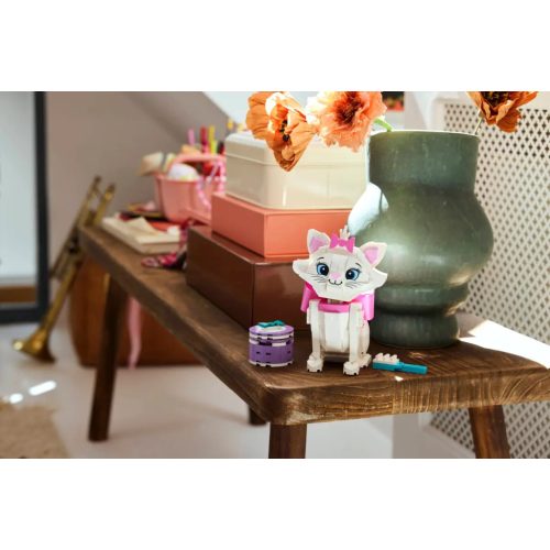 LEGO® 43286 Macskarisztokraták Az imádnivaló Marie