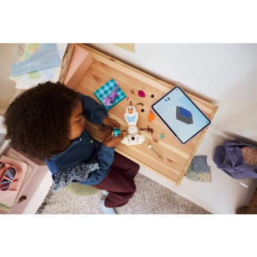 LEGO® 43287 Olaf és Bruni vidám piknikezése