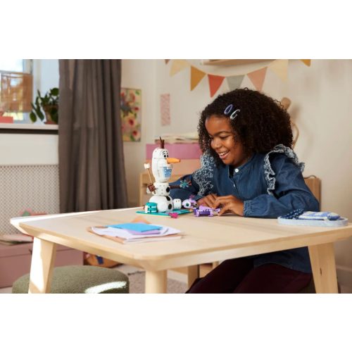 LEGO® 43287 Olaf és Bruni vidám piknikezése