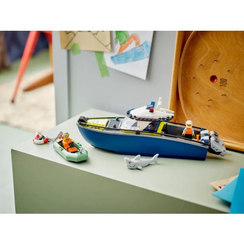 LEGO® 60456 Üldözés rendőrségi csónakkal