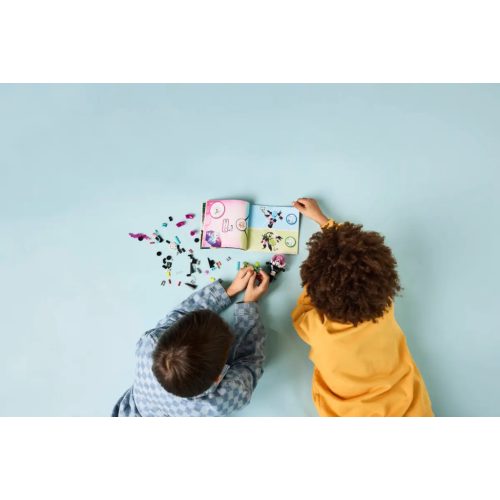 LEGO® 71495 Mateo a kiberagyrobot ellen