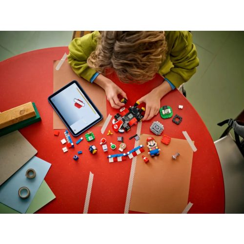 LEGO® 72043 Mario Kart™ – Interaktív LEGO® Mario™ és Standard Kart