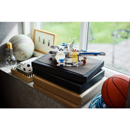 LEGO® 75460 Az Új Köztársaság X-szárnyú vadászgépe™