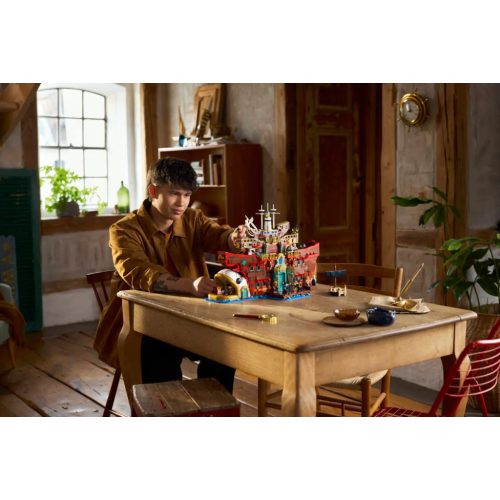 LEGO® 75640 Az úszó Baratie étterem