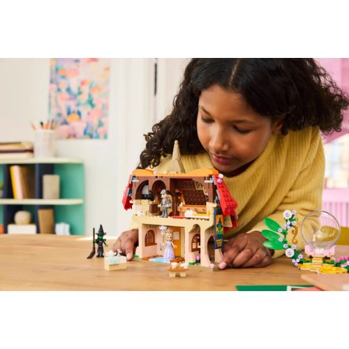 LEGO® 75690 Glinda és Elphaba látogatása Munchkinlandben