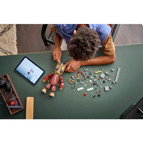 LEGO® 76341 Groot a fosztogatók egyenruhájában
