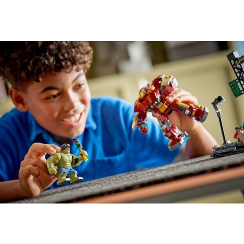 LEGO® 76343 Hulkbuster és Hulk óriási csatája