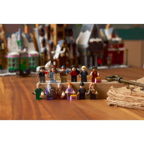 LEGO® 76457 Roxmorts™ falu – Gyűjtői kiadás