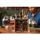 LEGO® 76457 Roxmorts™ falu – Gyűjtői kiadás