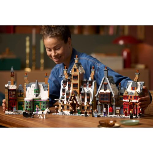 LEGO® 76457 Roxmorts™ falu – Gyűjtői kiadás