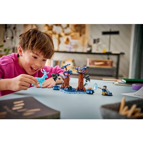 LEGO® 76475 A Tiltott Rengeteg: Expecto Patronum