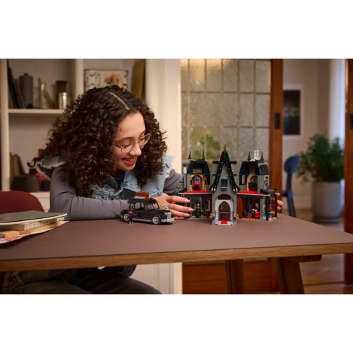 LEGO® 76786 Morticia háza