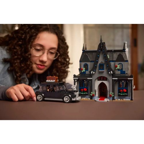 LEGO® 76786 Morticia háza