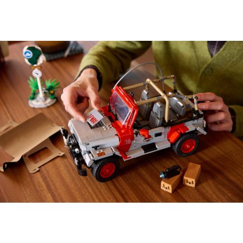 LEGO® 77984 Jurassic Park Jeep® Wrangler