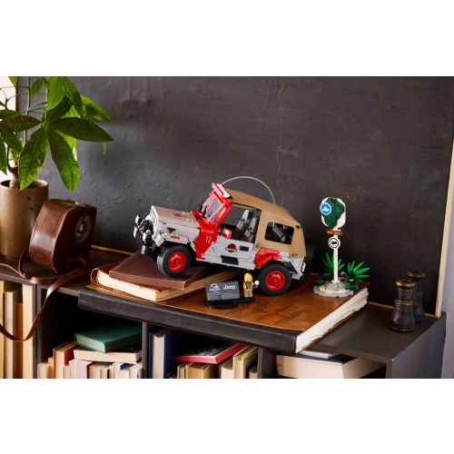 LEGO® 77984 Jurassic Park Jeep® Wrangler